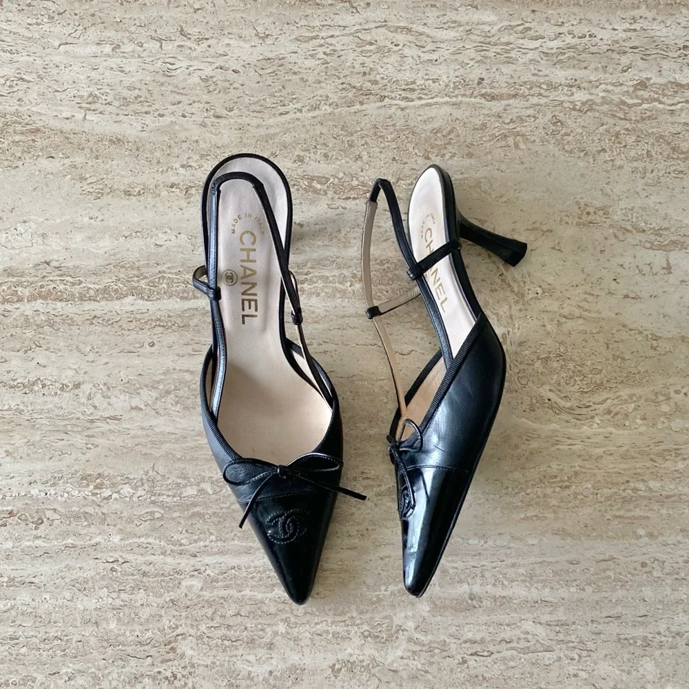 Vintage Chanel CC Bow Cap Toe Slingback Heels - Picture 2 of 11